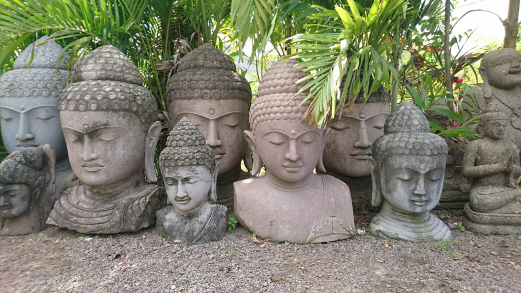 statues de bouddha en pierre - X-clusive Deco